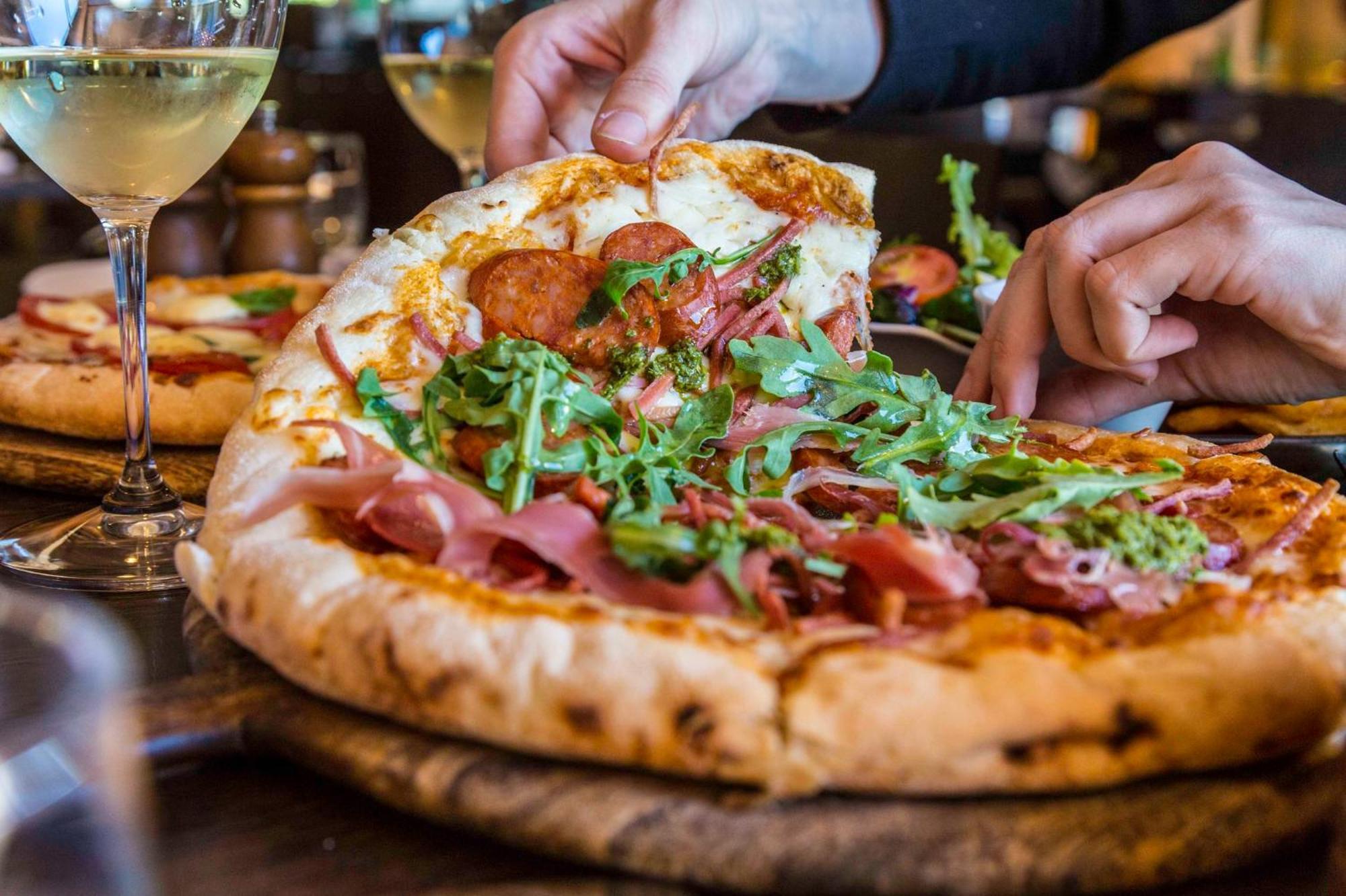 InterContinental Adelaide, an IHG hotel Buitenkant foto Pizza